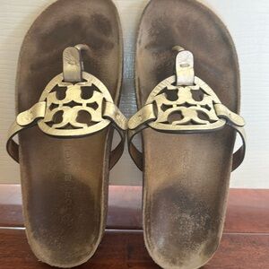 Tory Burch cloud size 7